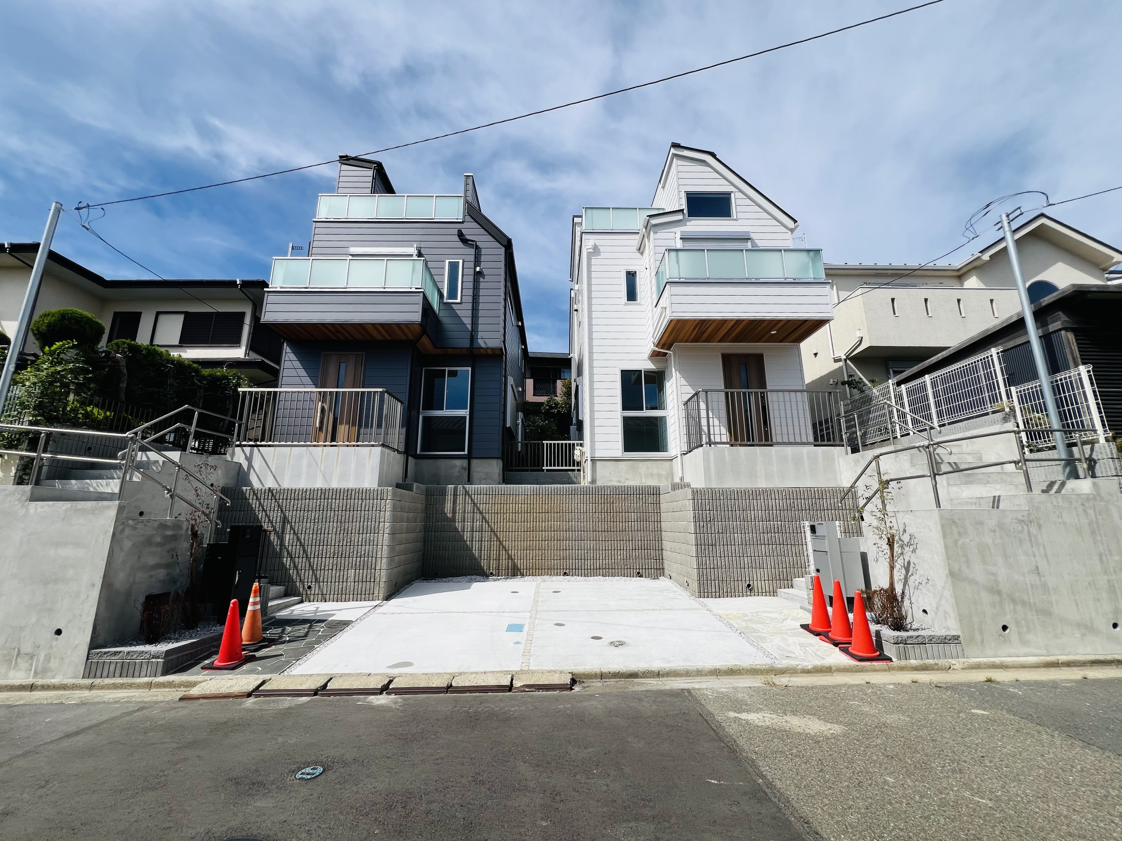 2号棟はホワイトの外観