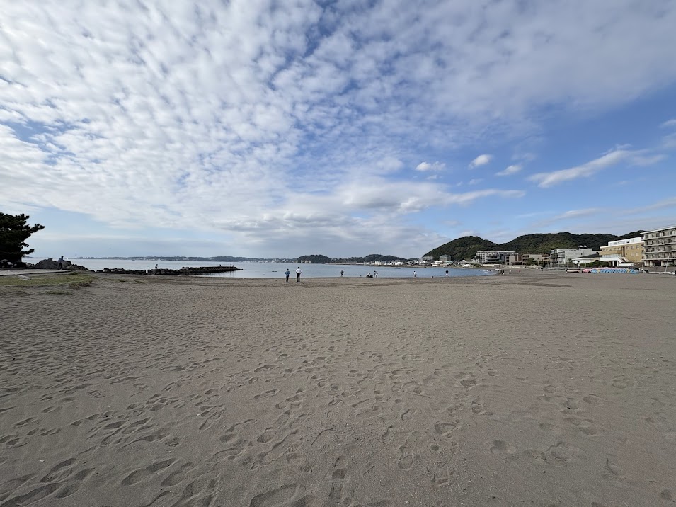 森戸海岸まで徒歩3分(約240m)