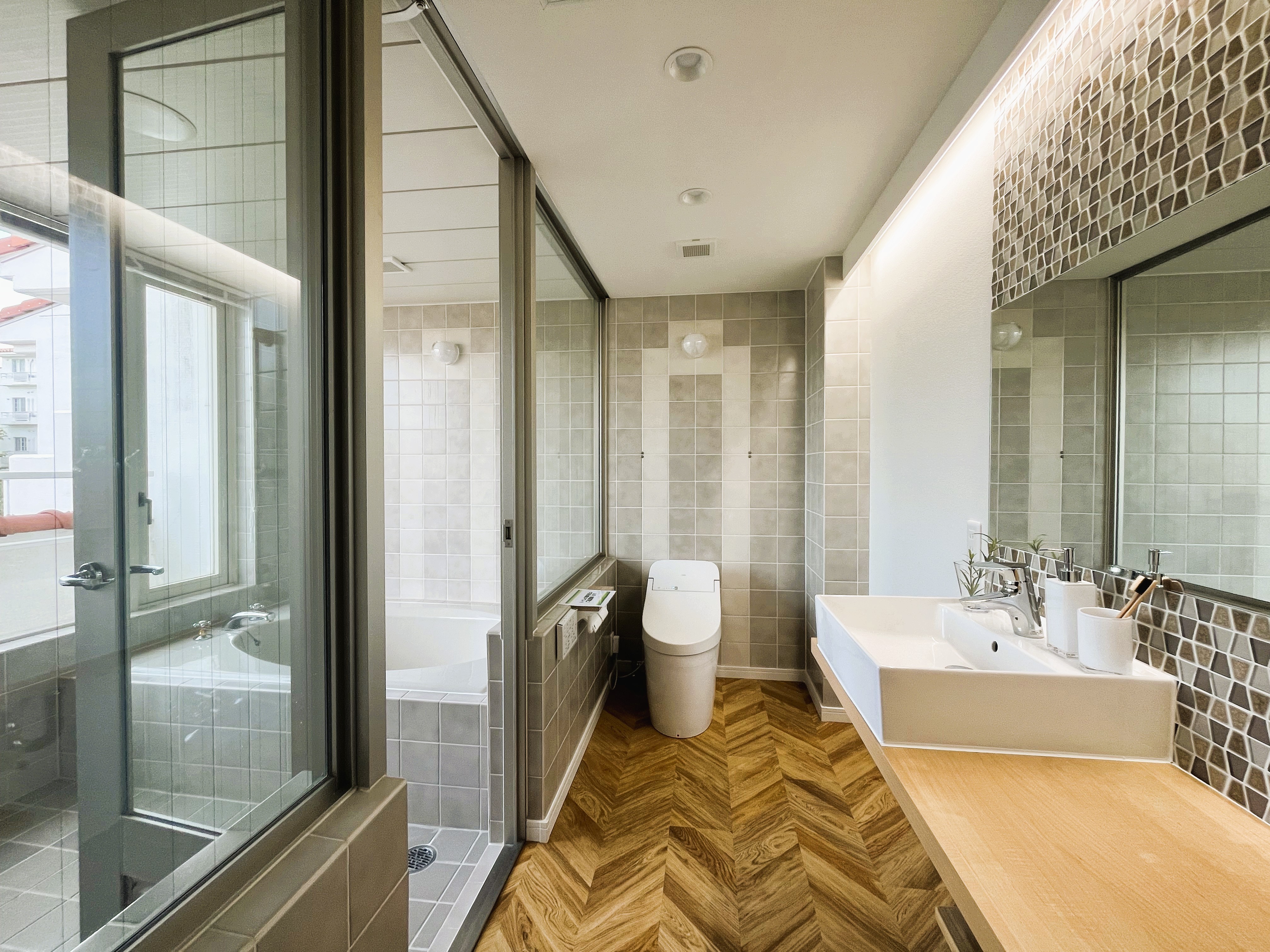 ホテルのように上質で洗練されたトイレとバスルーム。毎日の疲れを癒します